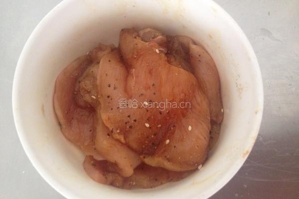 酸辣鸡丝米线的做法图解1