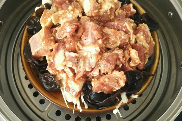 金针木耳蒸排骨的做法图解5