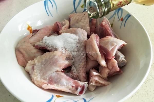 香酥油焖鸡的做法图解2