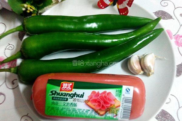 三文治香肠炒辣椒的做法图解1