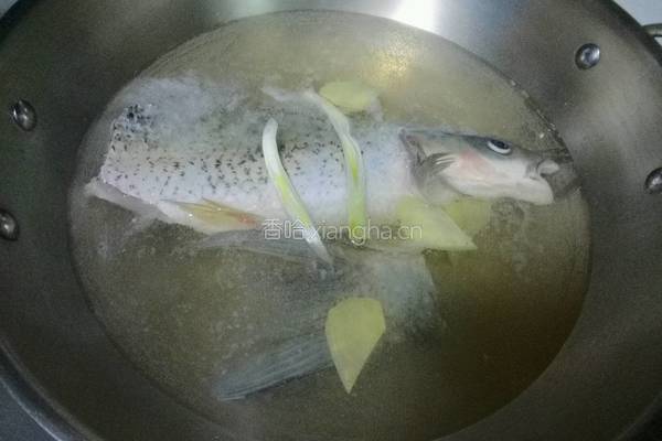西湖醋鱼的做法图解5