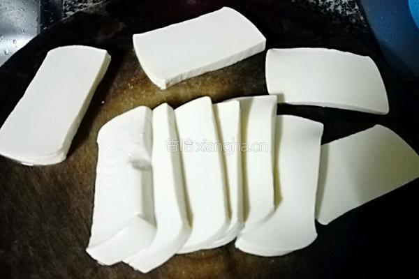 煎白豆腐的做法图解1