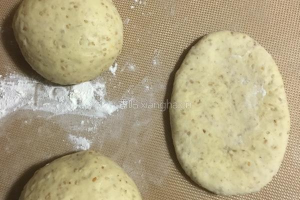 面包机版黑芝麻牛奶吐司的做法图解5