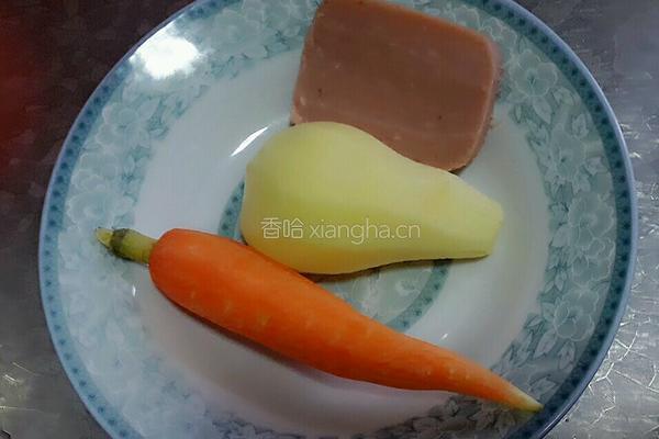 土豆胡萝卜火腿饼的做法图解1