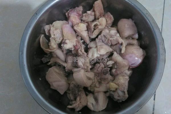 土豆香菇鸡的做法图解1