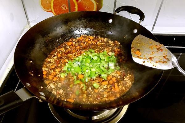 芽菜肉丁酱的做法图解7