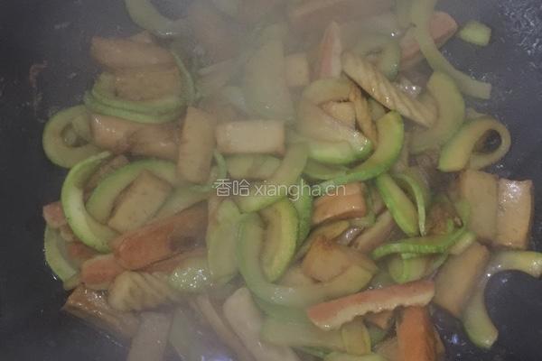 西葫芦炒火锅丸的做法图解7