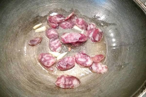 青椒香肠片的做法图解3