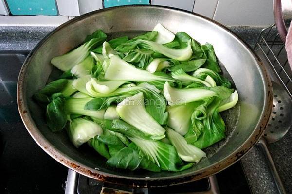 清炒虾仁油菜的做法图解2