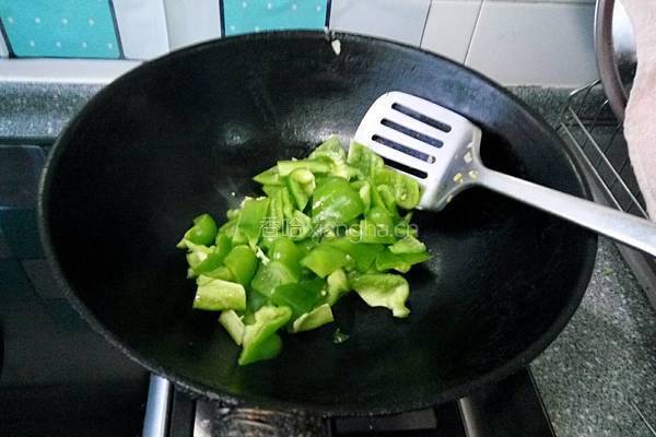 青椒炒土豆片的做法图解4