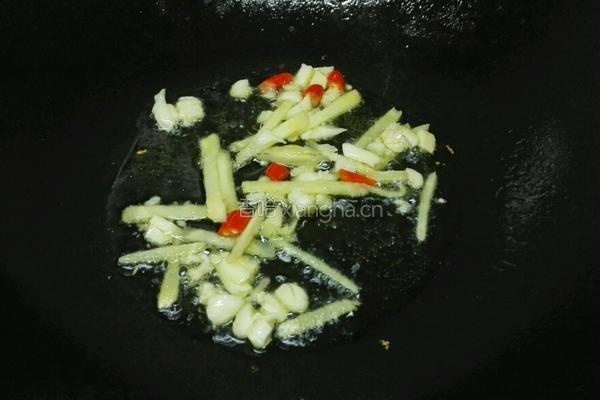 鸭胗炒芹菜的做法图解5