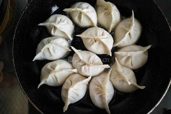 抱蛋煎饺的做法图解19