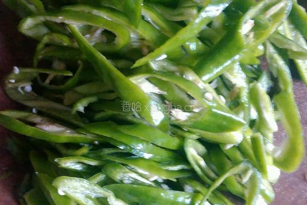 辣椒炒千张肉丝的做法图解1