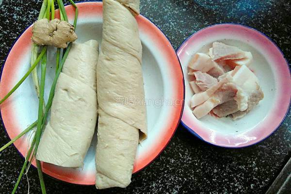 红烧素肠的做法图解1