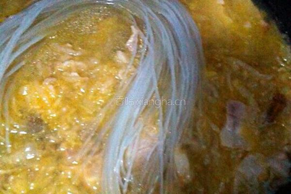 酸菜白肉粉丝汤的做法图解4