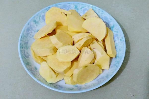 炸红薯丸子的做法图解2