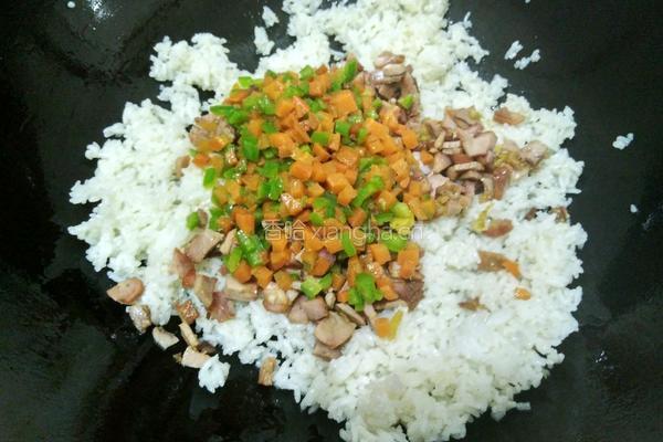 叉烧炒饭的做法图解8