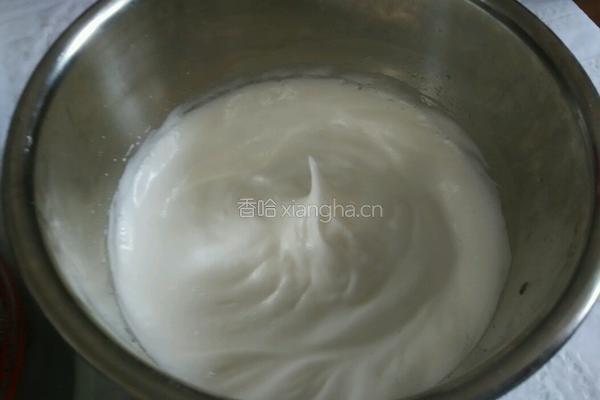 葡萄干戚风小蛋糕的做法图解3