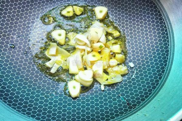 耗油香菇炒油菜的做法图解4