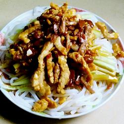 肉丝淋凉米粉的做法[图]