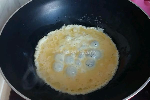 胡萝卜鸡蛋火腿炒饭的做法图解2