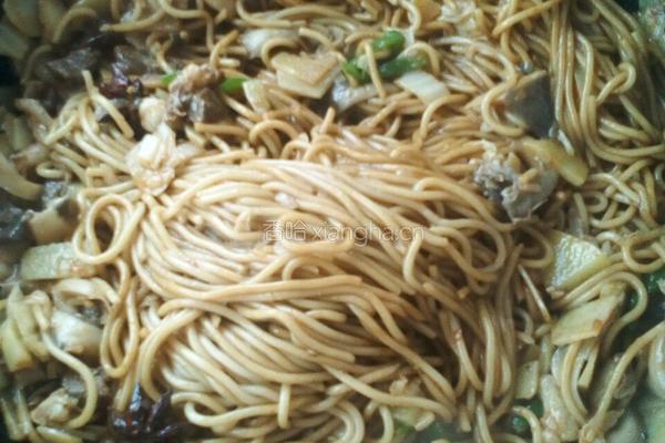 大盘鸡口味的意大利面面的做法图解9