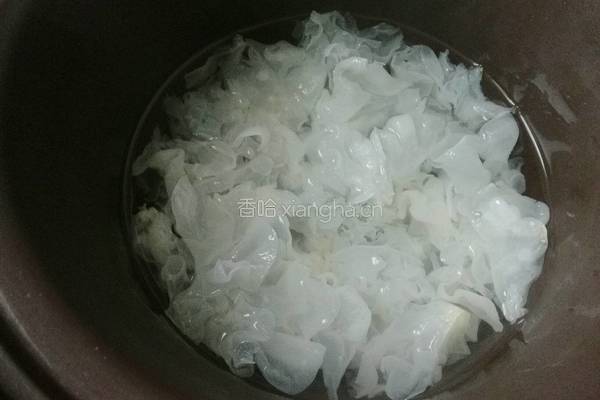 红枣银耳羹的做法图解3