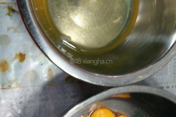 葡萄干蛋糕卷的做法图解2