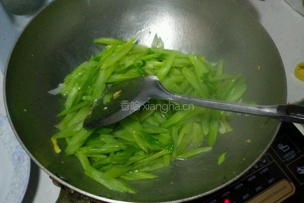 芹菜火腿片的做法图解3