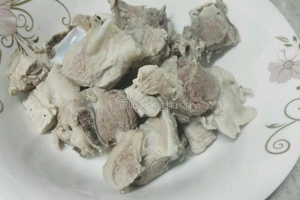 香菇红枣排骨汤的做法图解6