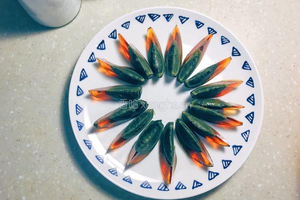快手青椒皮蛋的做法图解2