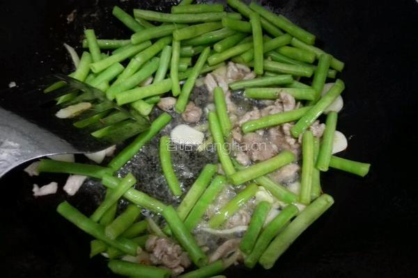 豆角炒肉的做法图解3