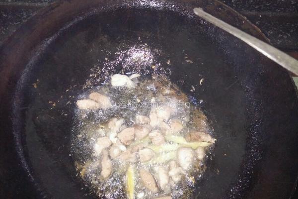 肉炒豌豆嘴的做法图解2
