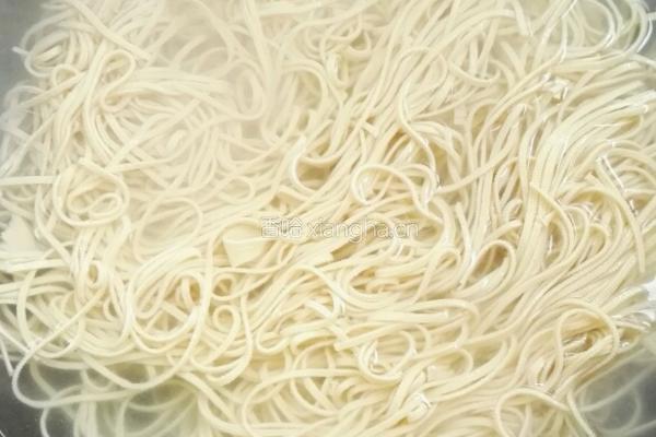 凉拌香菜、豆腐丝的做法图解1
