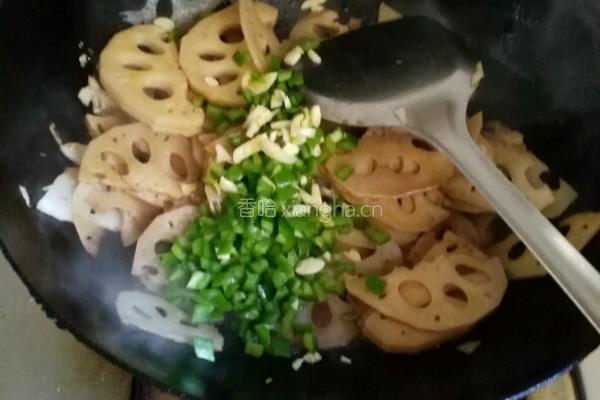 尖椒藕片的做法图解10