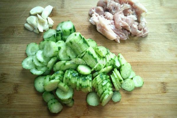 黄瓜肉片的做法图解2