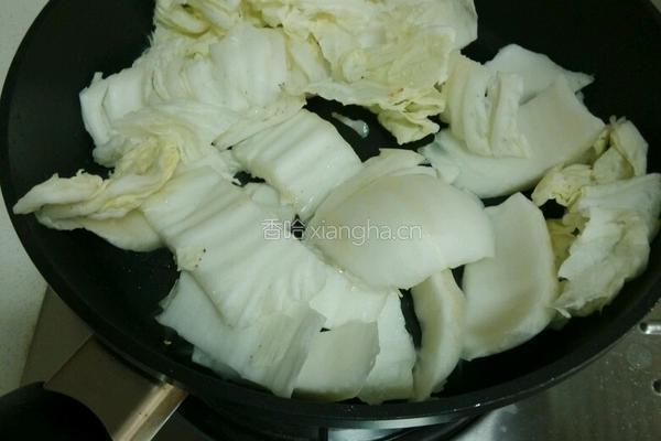 大白菜炒木耳的做法图解2