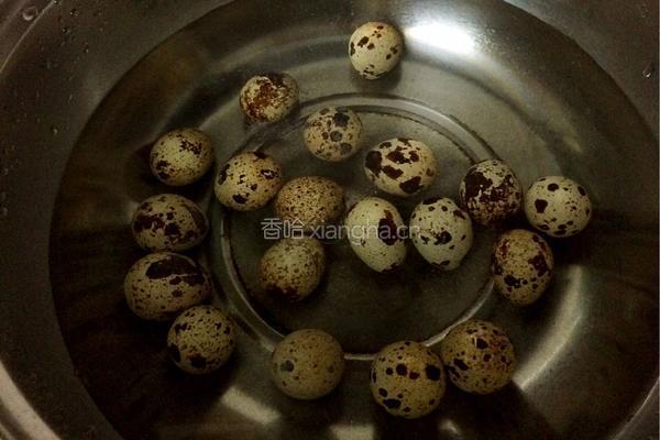 红红火火（糖醋虎皮鹌鹑蛋）的做法图解2