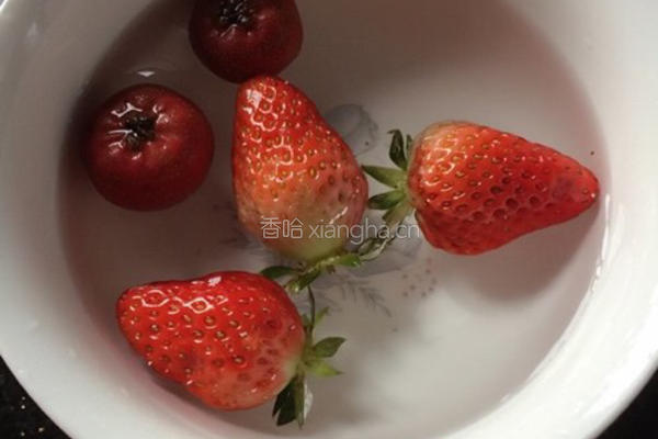 甜蜜下午茶——水果茶的做法图解2