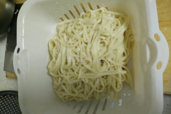 炒面的做法图解1