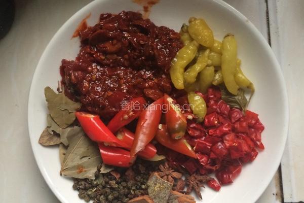 排骨火锅的做法图解1