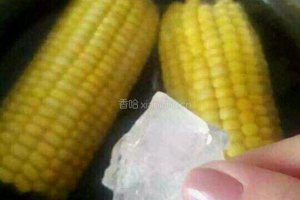 奶油玉米的做法图解2