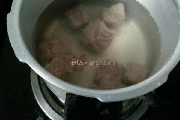 罗卜排骨汤的做法图解4