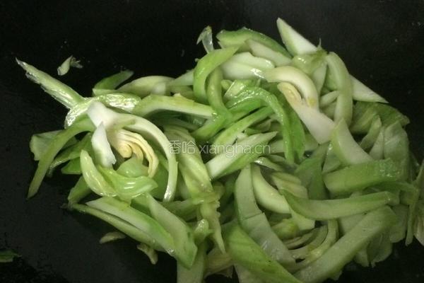 鱼头菜心汤的做法图解6