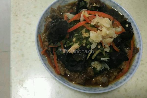 木耳酥肉蒸碗的做法图解3