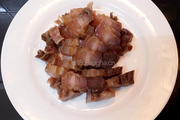 西芹辣椒炒腊肉的做法图解5