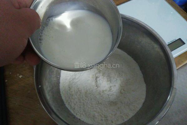 牛奶果味土司的做法图解2