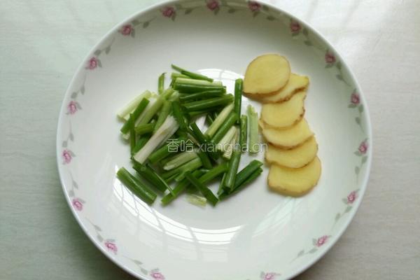 电饭锅盐焗鸡的做法图解4