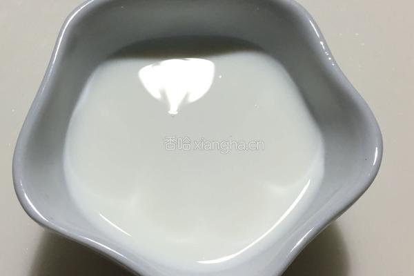 戚风蛋糕的做法图解3