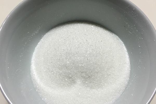 戚风蛋糕的做法图解4